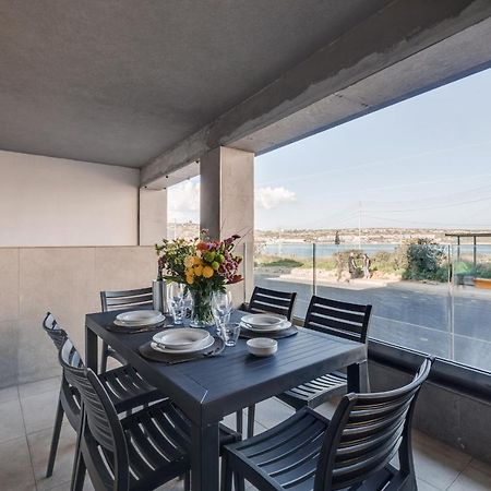9Ten11 Seafront By Homely Mellieħa Dış mekan fotoğraf