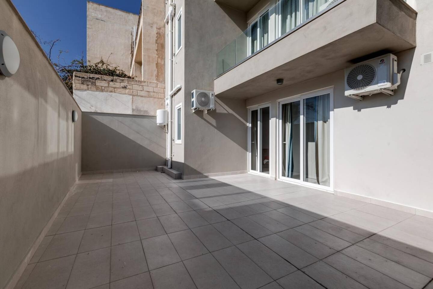 9Ten11 Seafront By Homely Mellieħa Dış mekan fotoğraf