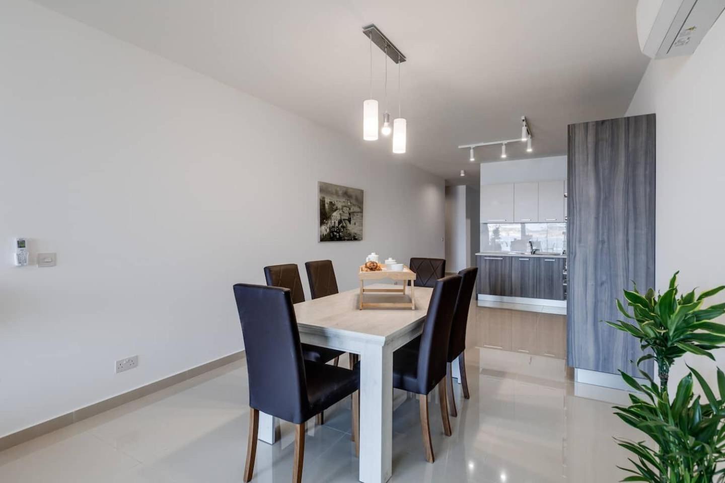 9Ten11 Seafront By Homely Mellieħa Dış mekan fotoğraf
